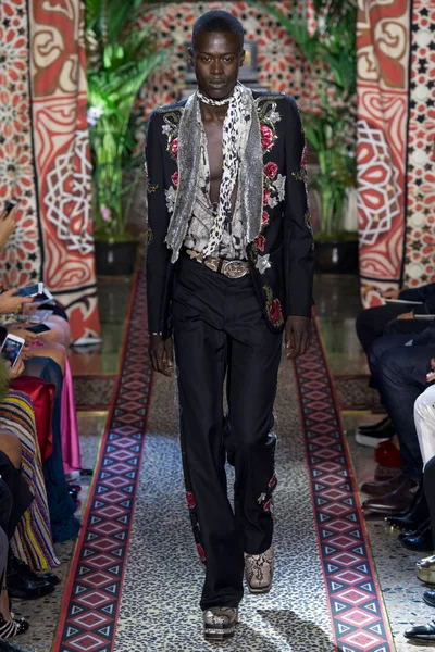 Look 60